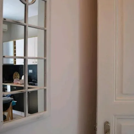 Apartment Charming 6 M From The Main Street *