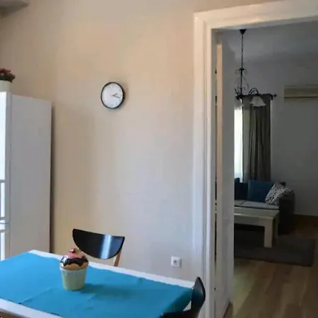 Charming 6 M From The Main Street Apartment *