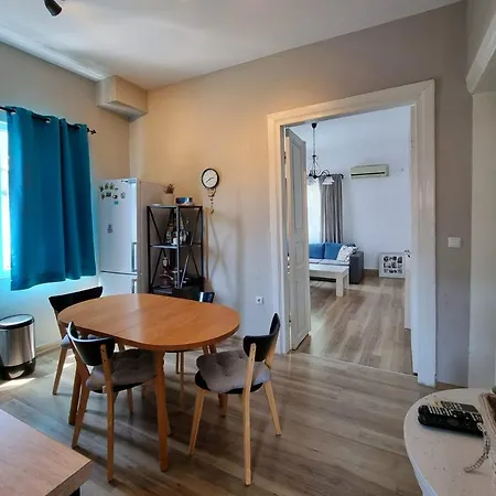 Apartment Charming 6 M From The Main Street Burgas