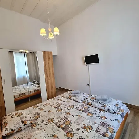 Apartment Charming 6 M From The Main Street *