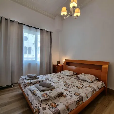 Apartment Charming 6 M From The Main Street *