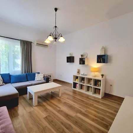Charming 6 M From The Main Street شقة بورغاس